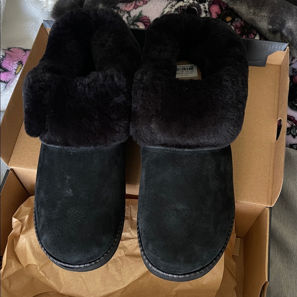 OluKai Black Women's Fur Slippers - Picture 7 of 9